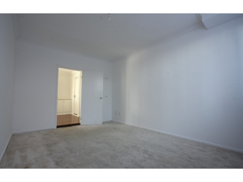 18 Barrett Street, Macgregor ACT 2615