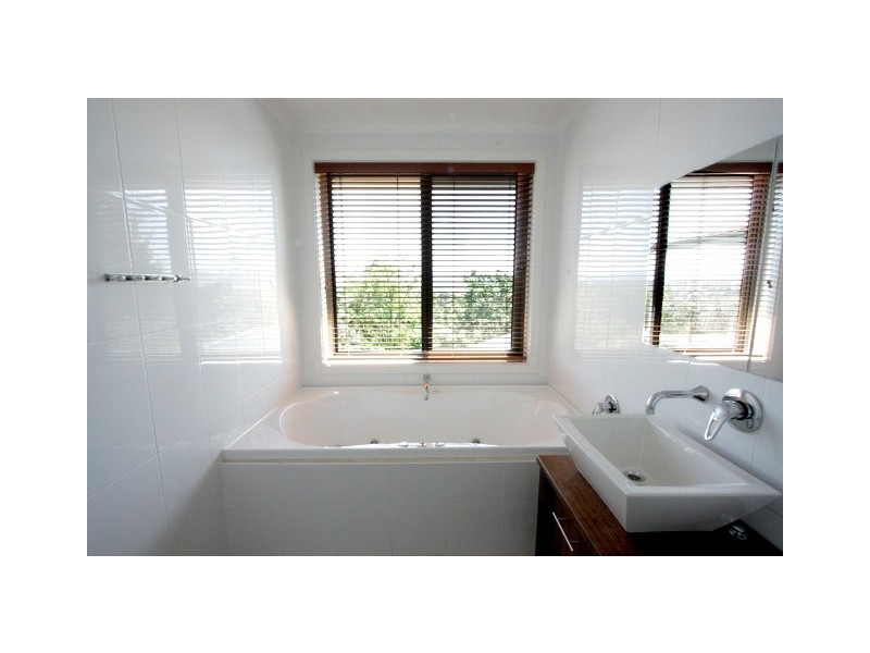 18 Barrett Street, Macgregor ACT 2615