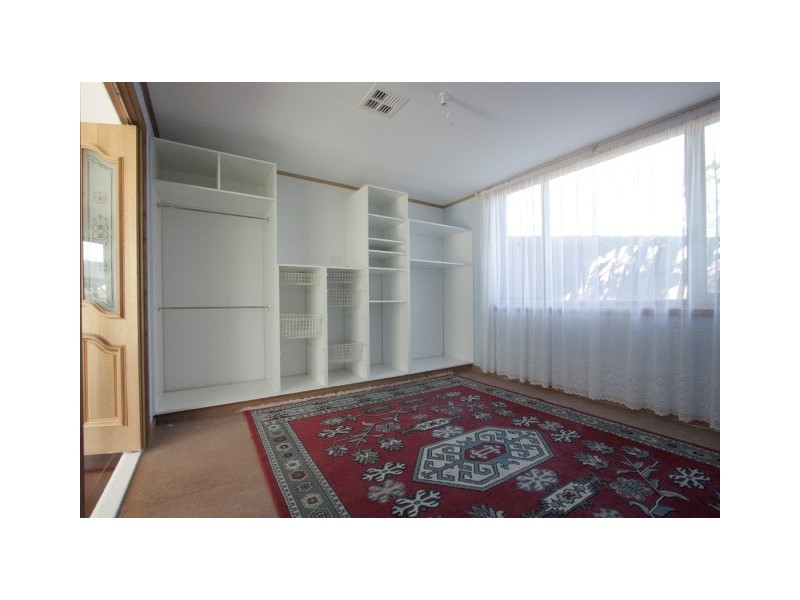 18 Barrett Street, Macgregor ACT 2615