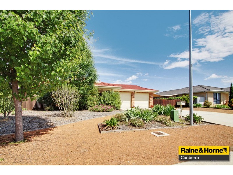 17 Coolgardie Street, Dunlop ACT 2615