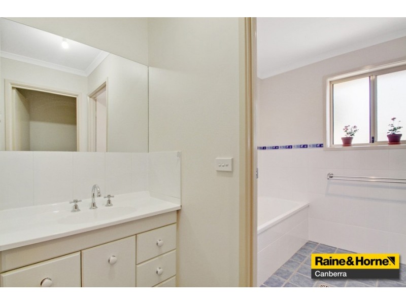 17 Coolgardie Street, Dunlop ACT 2615