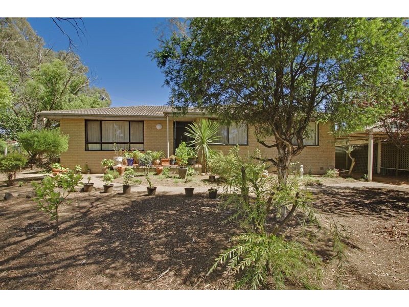 77 Beaurepaire Crescent, Holt ACT 2615