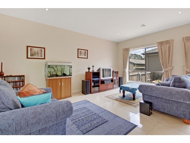 2 Reynolds Street, Curtin ACT 2605