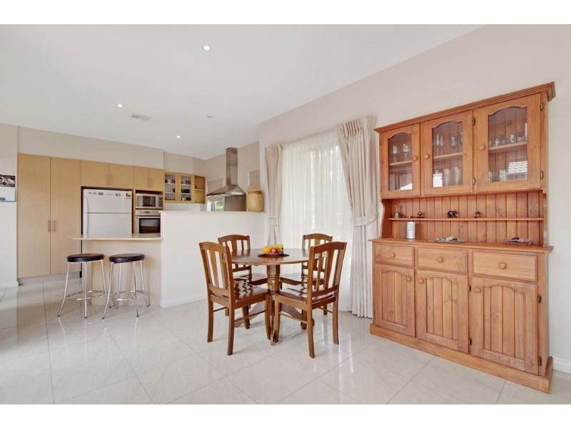 2 Reynolds Street, Curtin ACT 2605