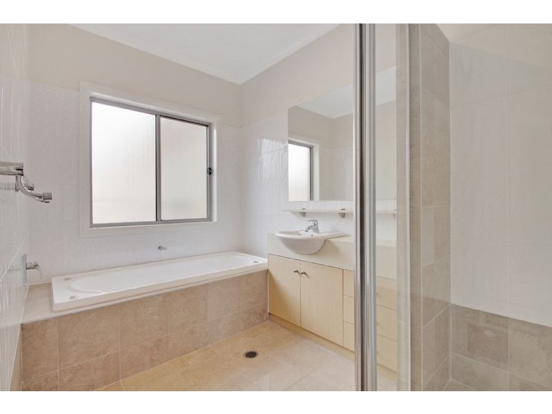 2 Reynolds Street, Curtin ACT 2605