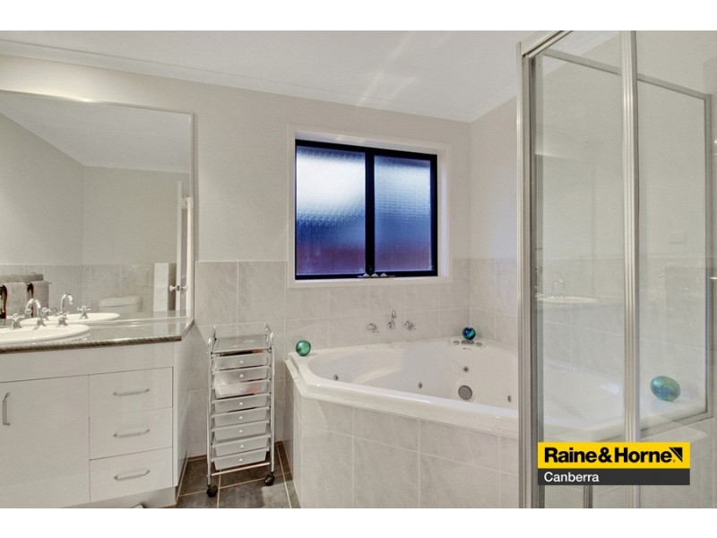 9 Simonetti Street, Dunlop ACT 2615