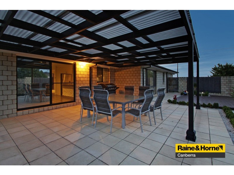 9 Simonetti Street, Dunlop ACT 2615