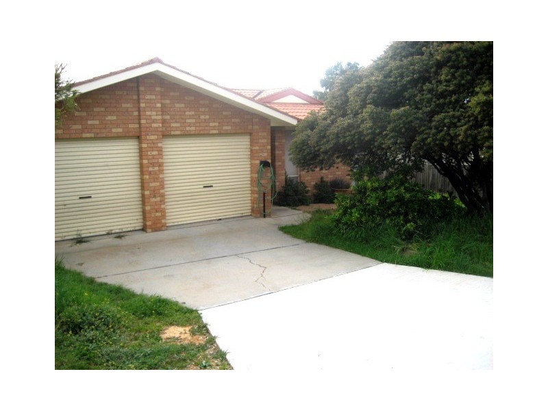 70 Britten Jones Drive, Holt ACT 2615