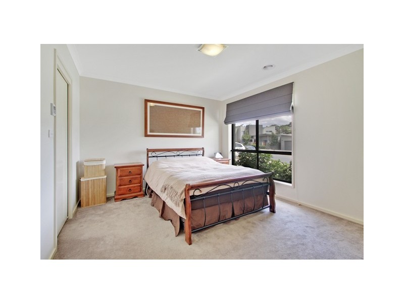8 Rubeo Street, Forde ACT 2914
