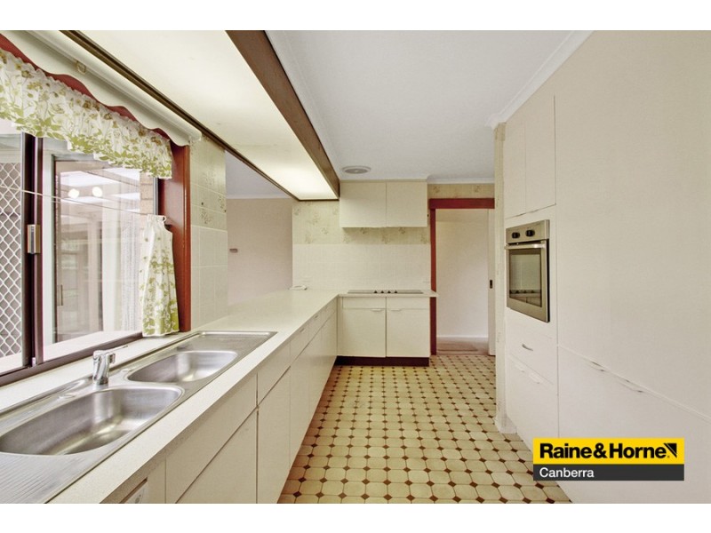 32 Clubbe Crescent, Macgregor ACT 2615