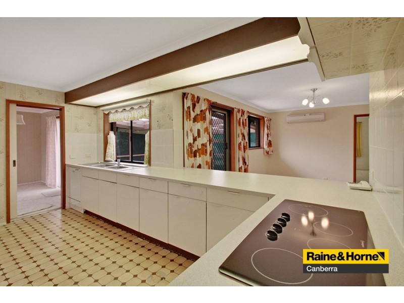 32 Clubbe Crescent, Macgregor ACT 2615