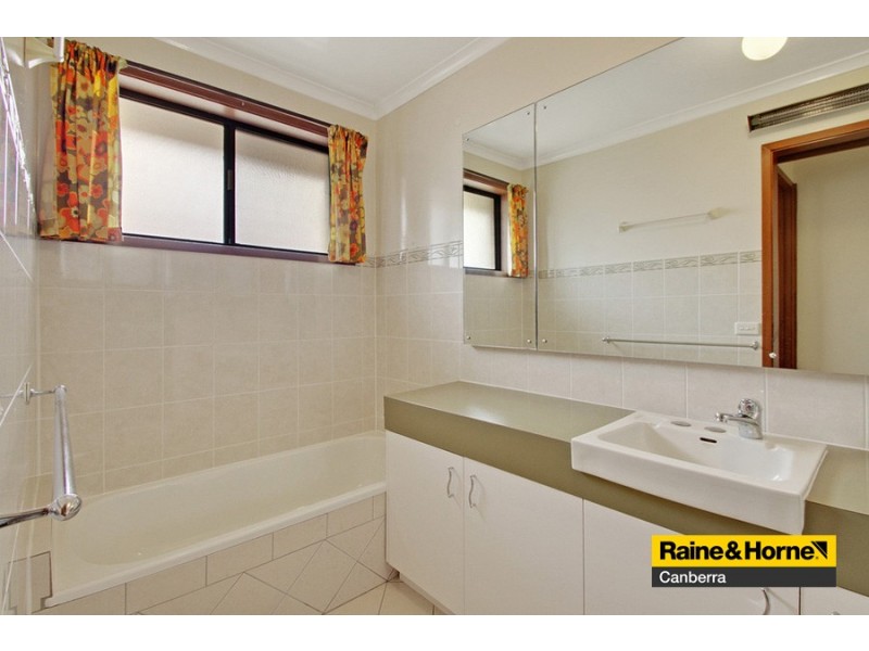 32 Clubbe Crescent, Macgregor ACT 2615