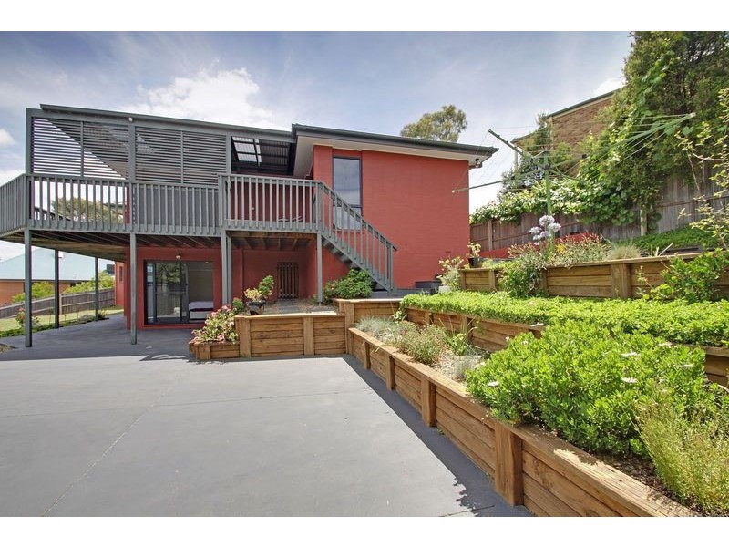 16 Dennis Place, Jerrabomberra NSW 2619