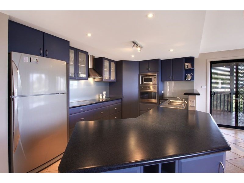 16 Dennis Place, Jerrabomberra NSW 2619