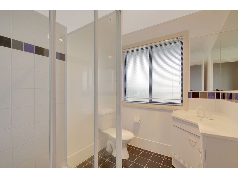 16 Dennis Place, Jerrabomberra NSW 2619