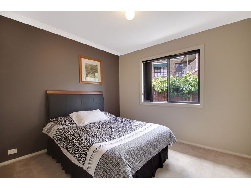 16 Dennis Place, Jerrabomberra NSW 2619