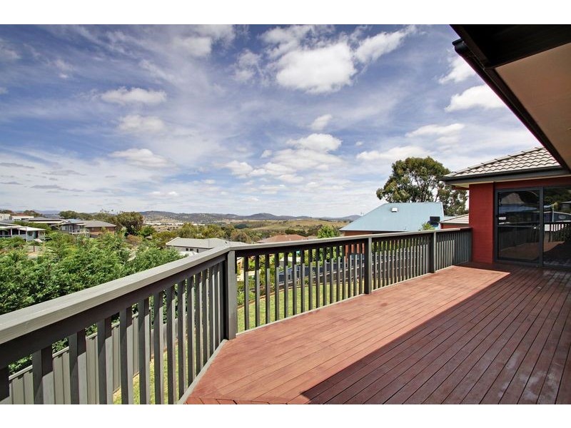 16 Dennis Place, Jerrabomberra NSW 2619