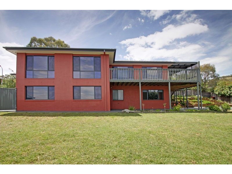 16 Dennis Place, Jerrabomberra NSW 2619