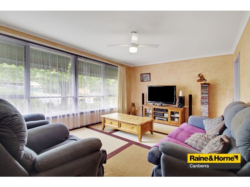 35 Pennefather Street, Higgins ACT 2615