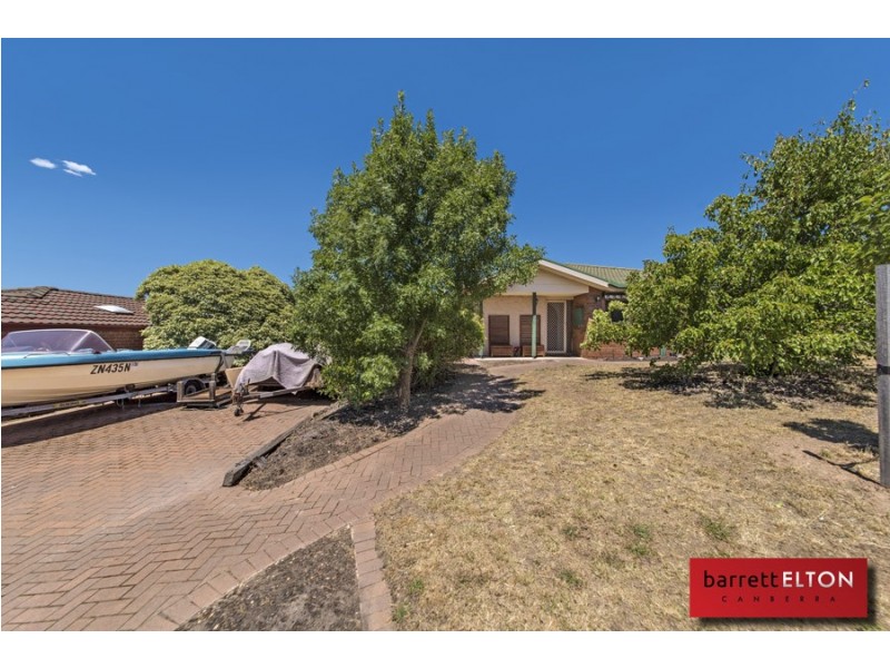 2 Leason Close, Dunlop ACT 2615