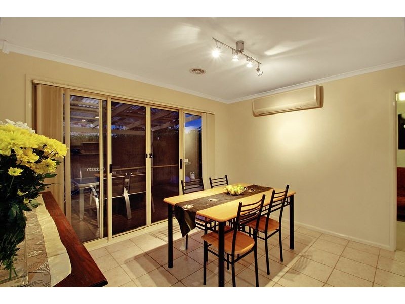 8 Hobday Place, Dunlop ACT 2615