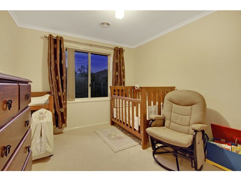 8 Hobday Place, Dunlop ACT 2615