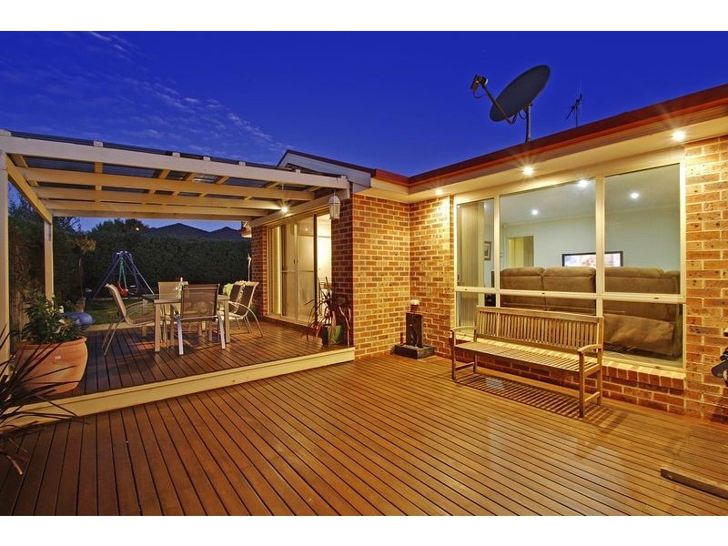 8 Hobday Place, Dunlop ACT 2615