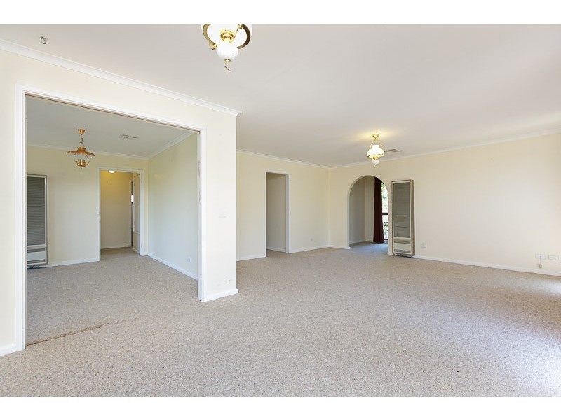 2 Crago Place, Macgregor ACT 2615