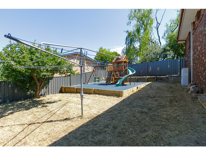 2 Crago Place, Macgregor ACT 2615