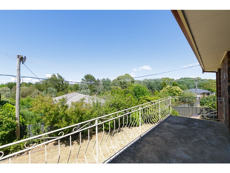 2 Crago Place, Macgregor ACT 2615