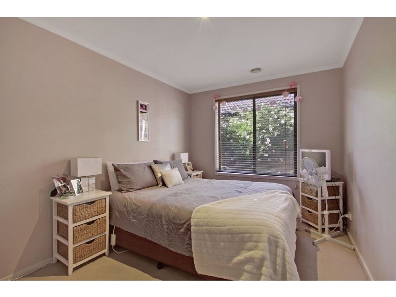 7 Loxton Place, Dunlop ACT 2615
