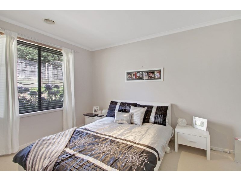 7 Loxton Place, Dunlop ACT 2615