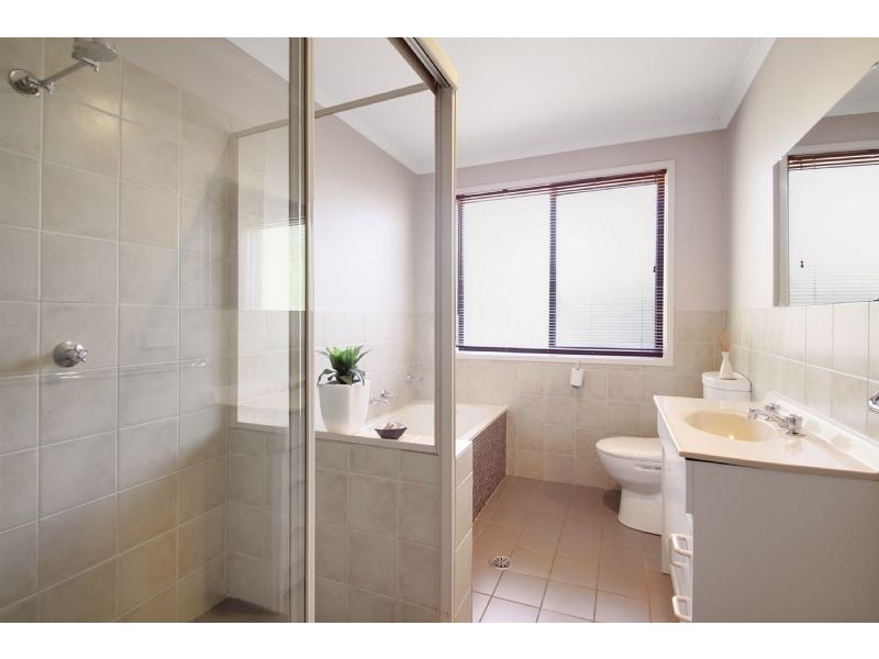 7 Loxton Place, Dunlop ACT 2615