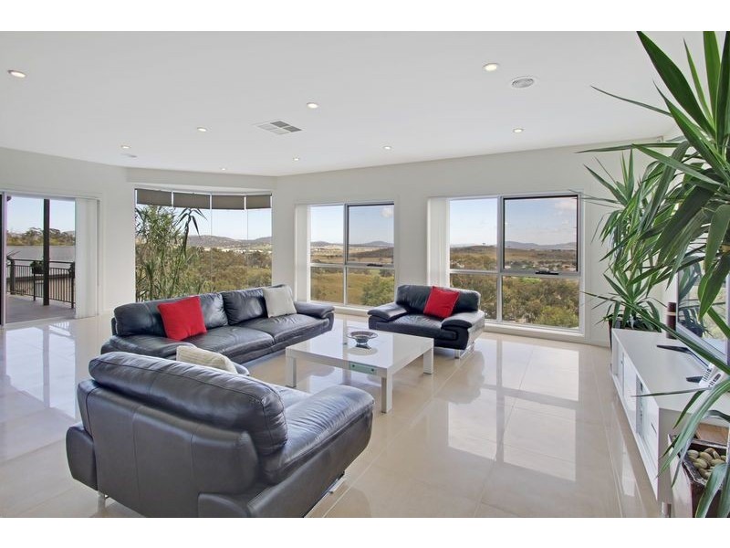 51 Waterfall Drive, Jerrabomberra NSW 2619