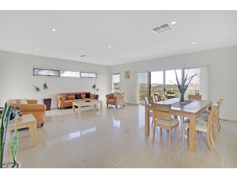 51 Waterfall Drive, Jerrabomberra NSW 2619