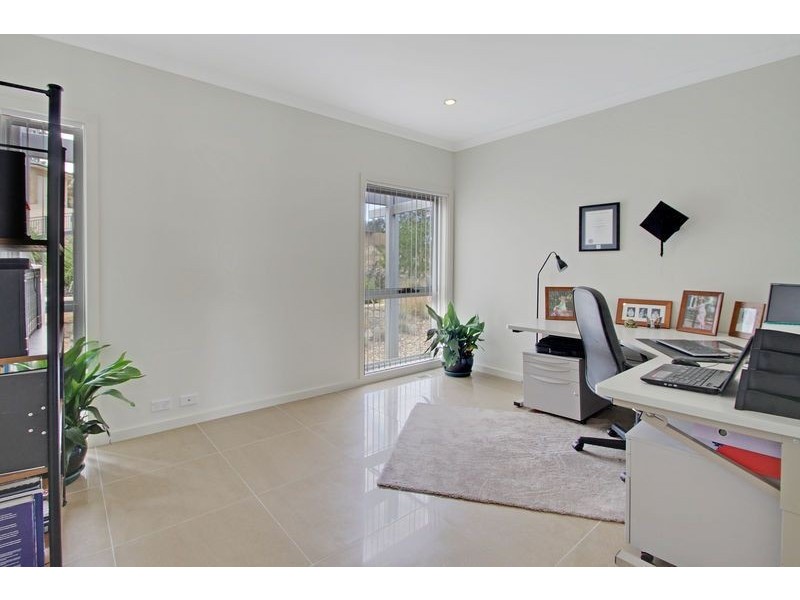 51 Waterfall Drive, Jerrabomberra NSW 2619