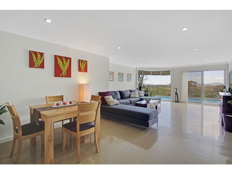 51 Waterfall Drive, Jerrabomberra NSW 2619