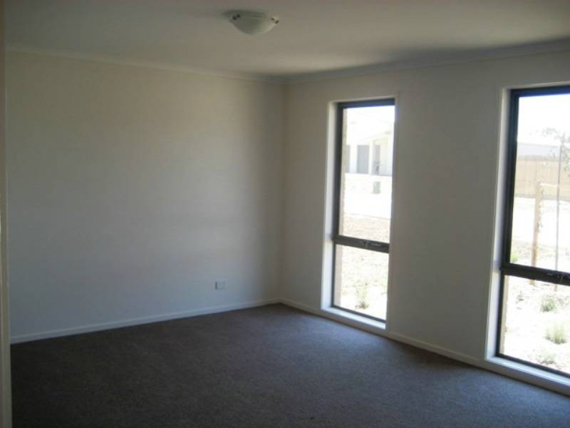 11 Bryan Hudson Street, Macgregor ACT 2615