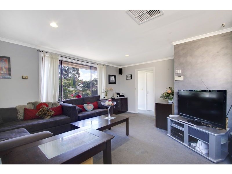 5 Holtermann Place, Charnwood ACT 2615