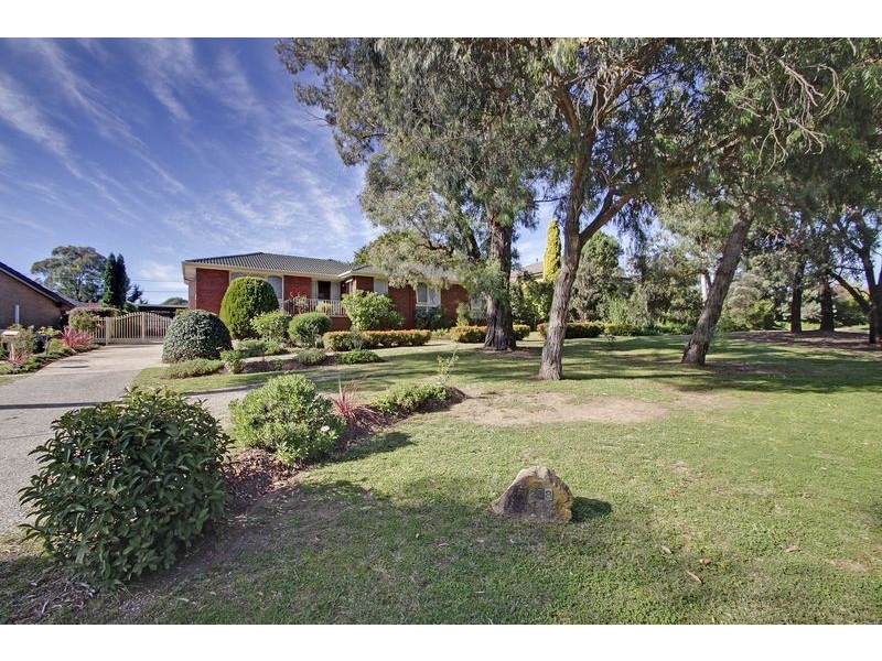 208 Southern Cross Drive, Latham ACT 2615