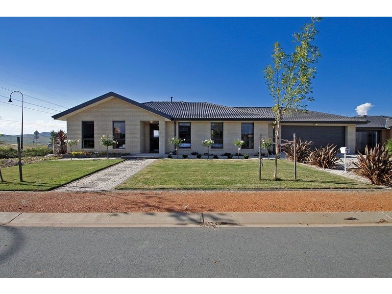 1 Gage Place, Macgregor ACT 2615