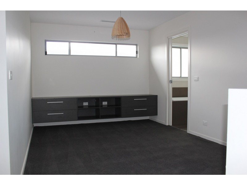 13 Horneville Street, Forde ACT 2914