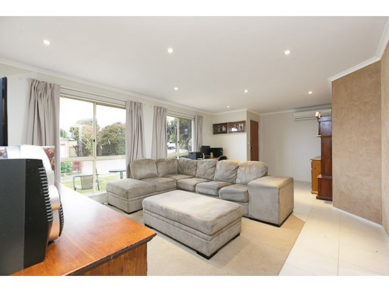 11 Leason Close, Dunlop ACT 2615