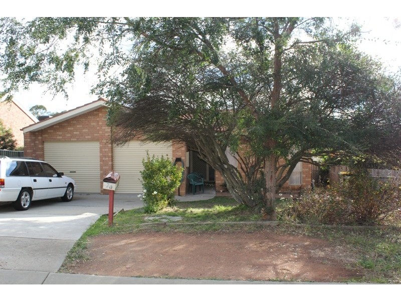 70 Britten Jones Drive, Holt ACT 2615