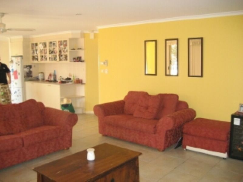 10 Buckmaster Crescent, Dunlop ACT 2615