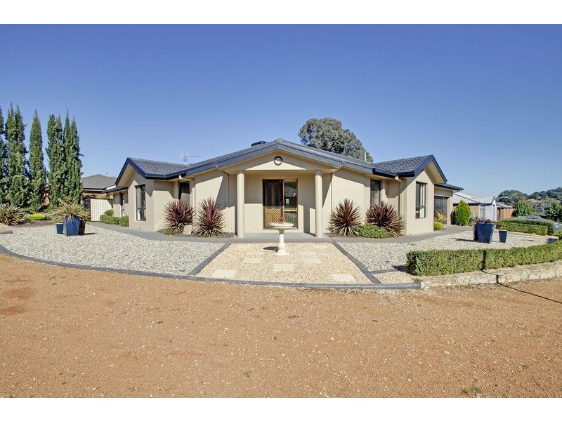 29 Pannamena Crescent, Jerrabomberra NSW 2619