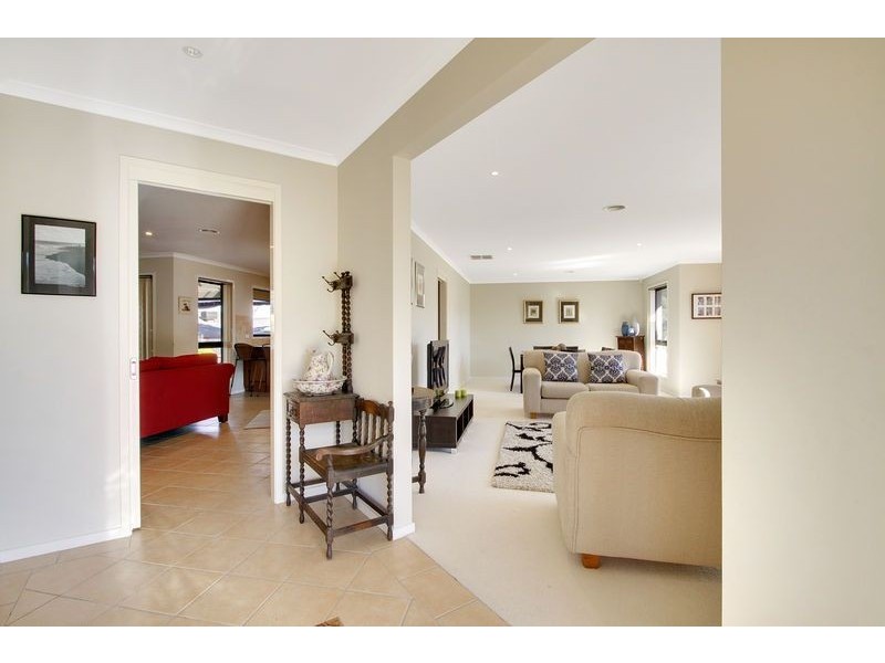 29 Pannamena Crescent, Jerrabomberra NSW 2619