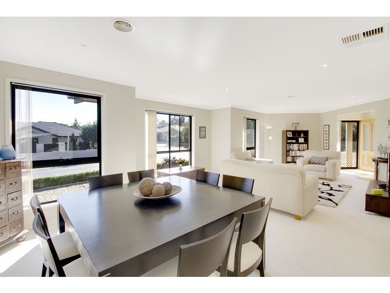 29 Pannamena Crescent, Jerrabomberra NSW 2619