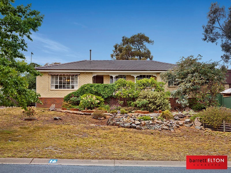 16 Solomon Crescent, Latham ACT 2615
