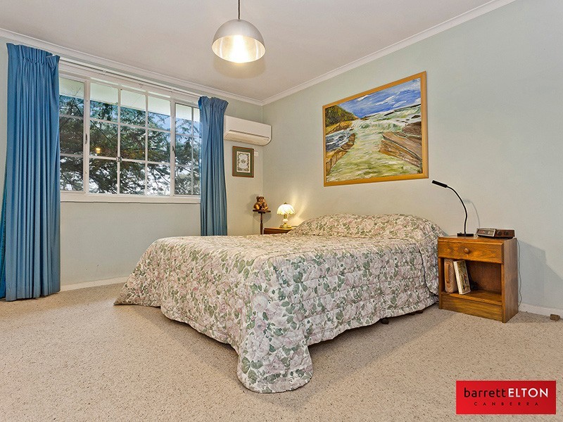 16 Solomon Crescent, Latham ACT 2615